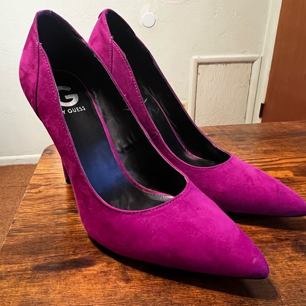 G by Guess Fuchsia Pointed Toe Stiletto Heels size 11